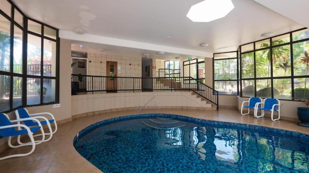 Surfers Paradise Entire * Gold Coast